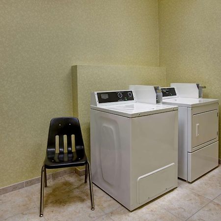 Hampton Inn Dekalb - Near The University Екстериор снимка