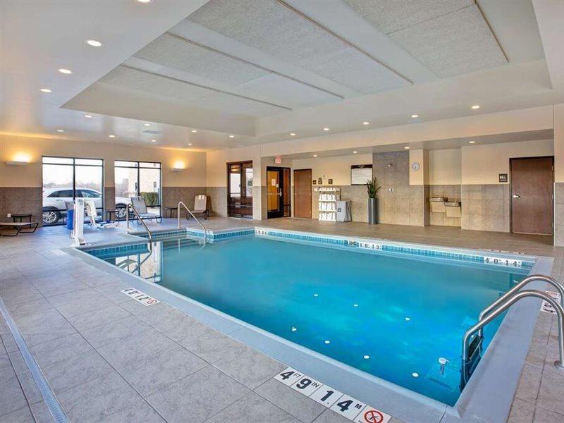 Hampton Inn Dekalb - Near The University Екстериор снимка