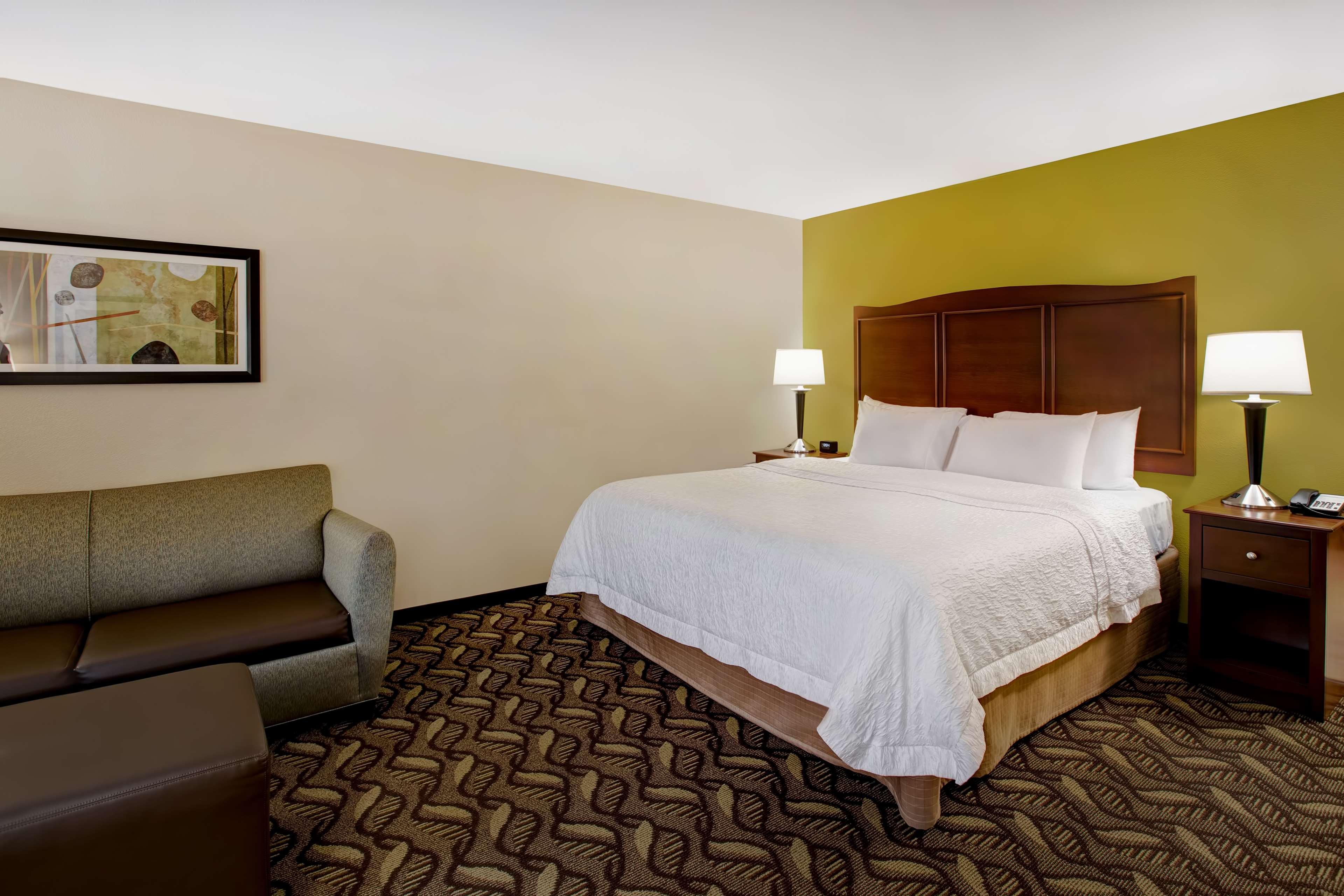 Hampton Inn Dekalb - Near The University Екстериор снимка