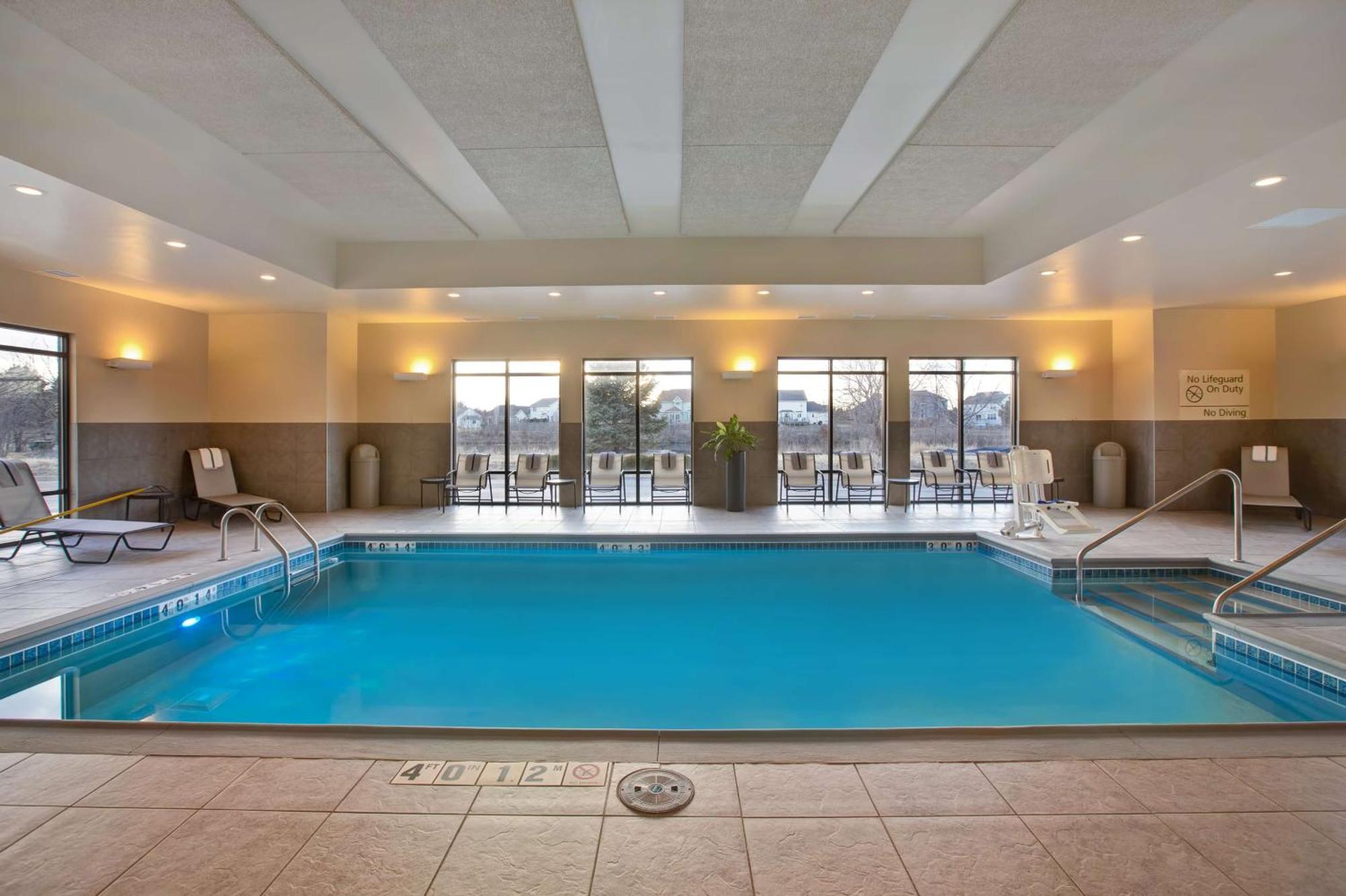 Hampton Inn Dekalb - Near The University Екстериор снимка