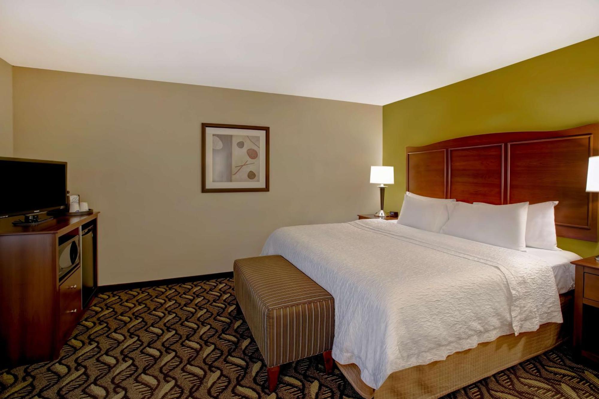 Hampton Inn Dekalb - Near The University Екстериор снимка