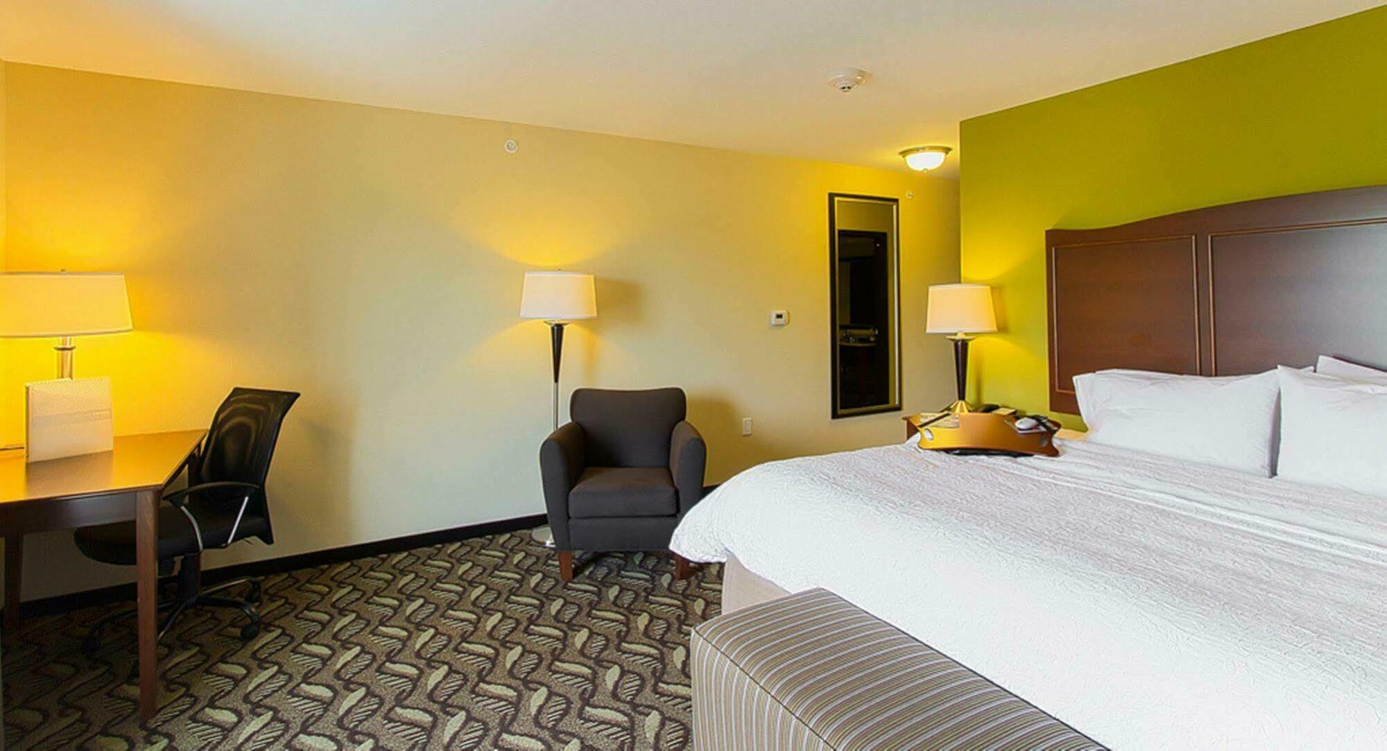 Hampton Inn Dekalb - Near The University Екстериор снимка